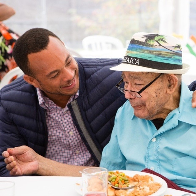 Practical tips for mealtime success for dementia residents Practical tips for mealtime success for dementia residents